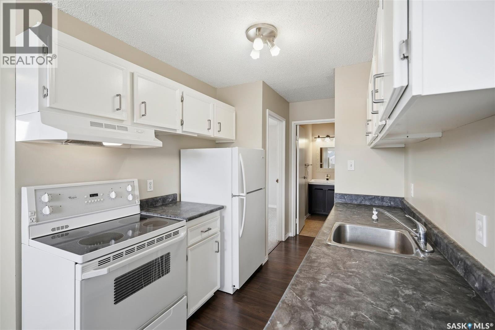 308 203 Tait Place, Saskatoon, SK - Indoor Photo Showing Kitchen