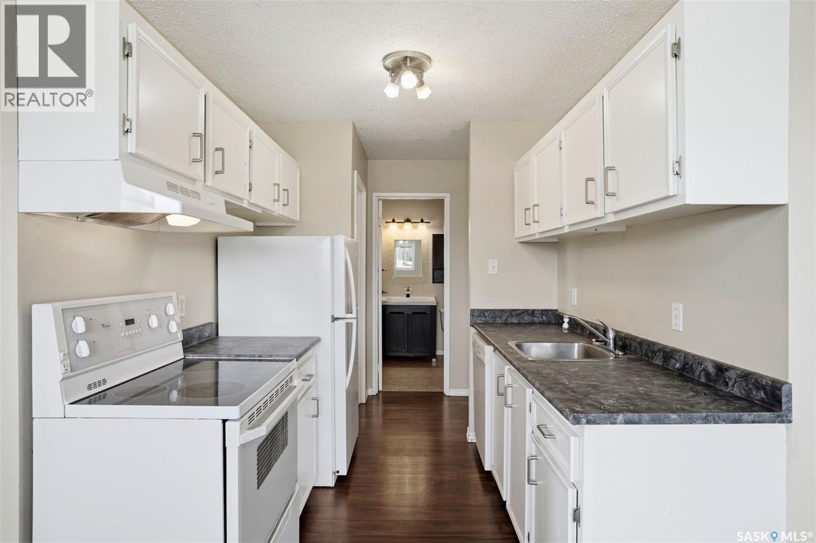 308 203 Tait Place, Saskatoon, SK - Indoor Photo Showing Kitchen