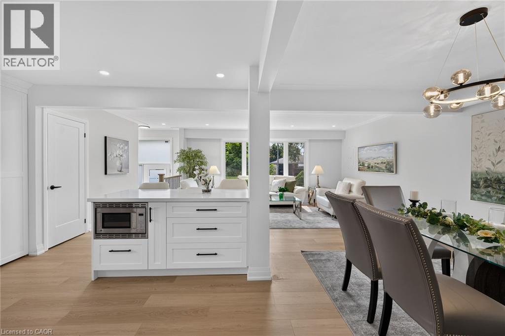 40 Purdy Crescent, Hamilton, ON - Indoor Photo Showing Dining Room