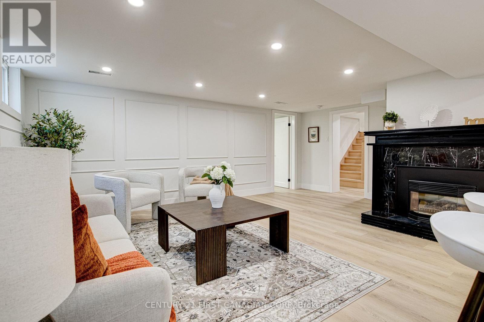 189 Eighth Avenue, Kitchener, ON - Indoor With Fireplace