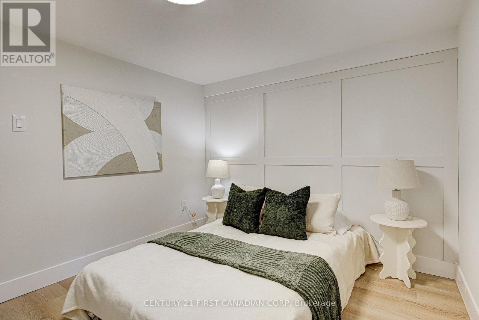 189 Eighth Avenue, Kitchener, ON - Indoor Photo Showing Bedroom