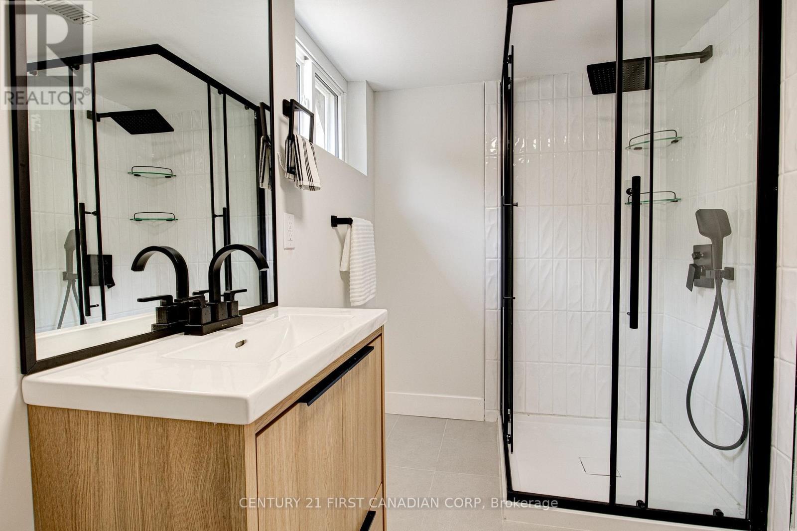 189 Eighth Avenue, Kitchener, ON - Indoor Photo Showing Other Room
