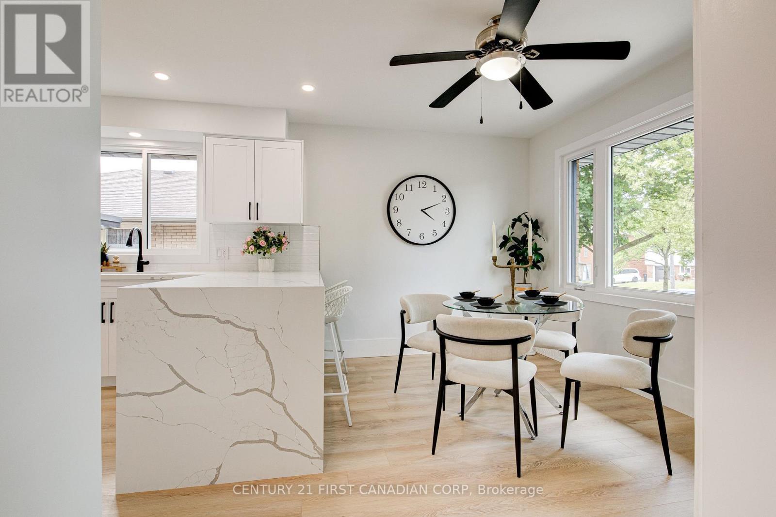 189 Eighth Avenue, Kitchener, ON - Indoor Photo Showing Dining Room