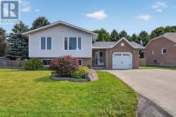 3 COPELAND STREET Penetanguishene, ON L9M 1K3