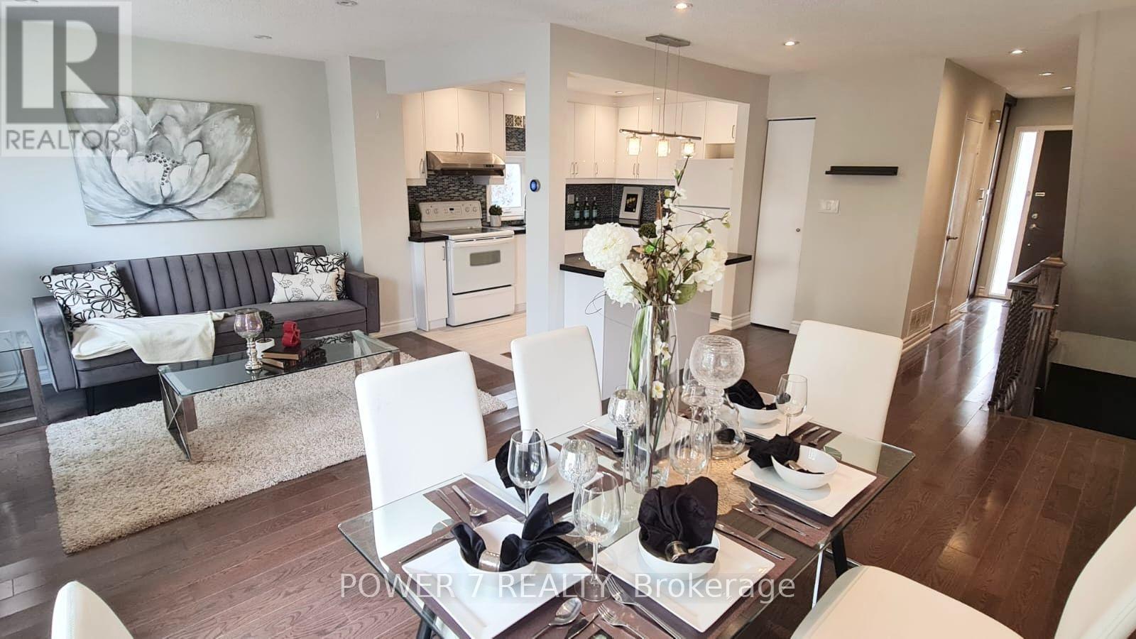 139 Carolbreen Square, Toronto, ON - Indoor Photo Showing Dining Room