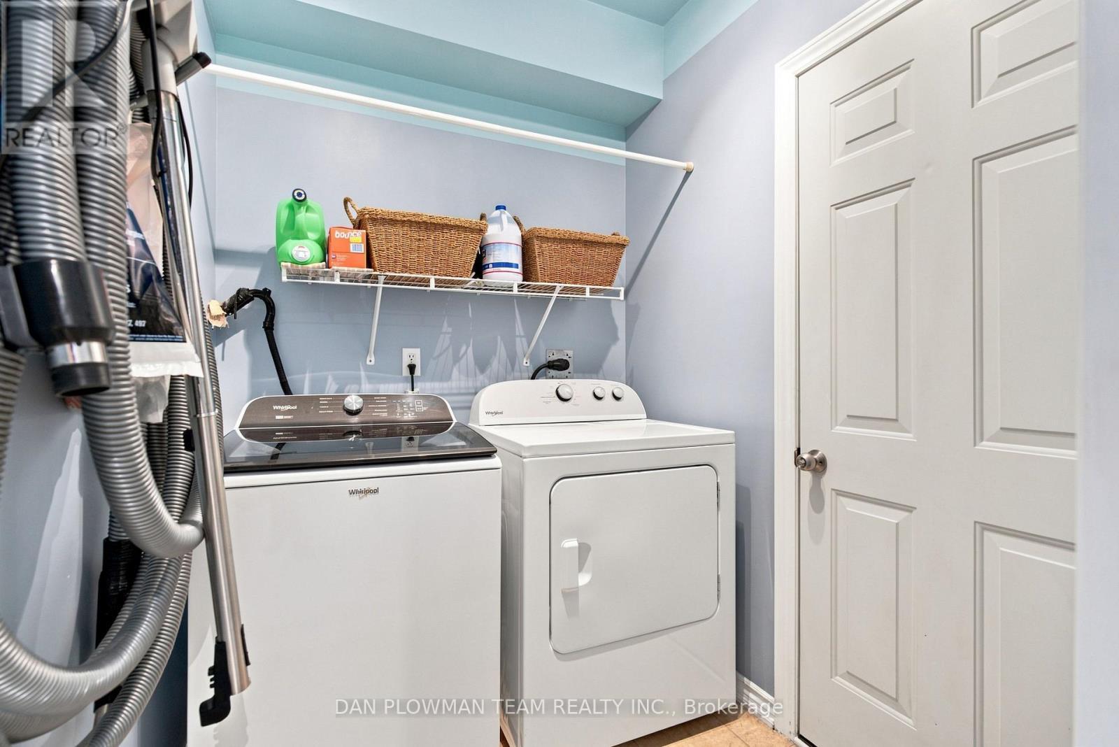 52 Wells Crescent, Whitby, ON - Indoor Photo Showing Laundry Room