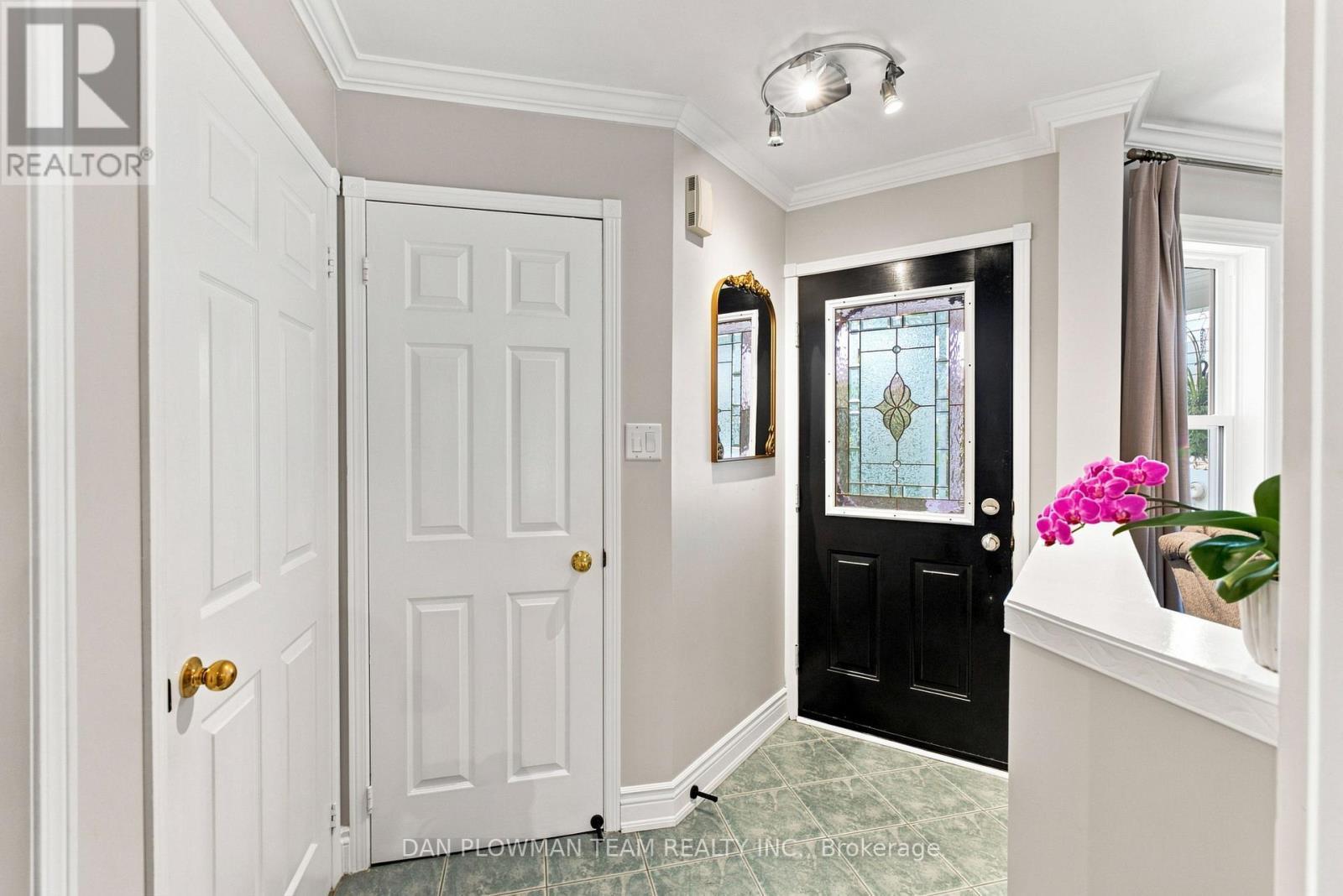 52 Wells Crescent, Whitby, ON - Indoor Photo Showing Other Room