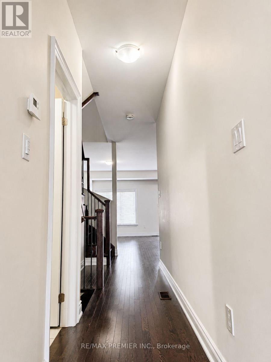 Main Floor Hallway - 34 Arnold Crescent, New Tecumseth, ON - Indoor Photo Showing Other Room