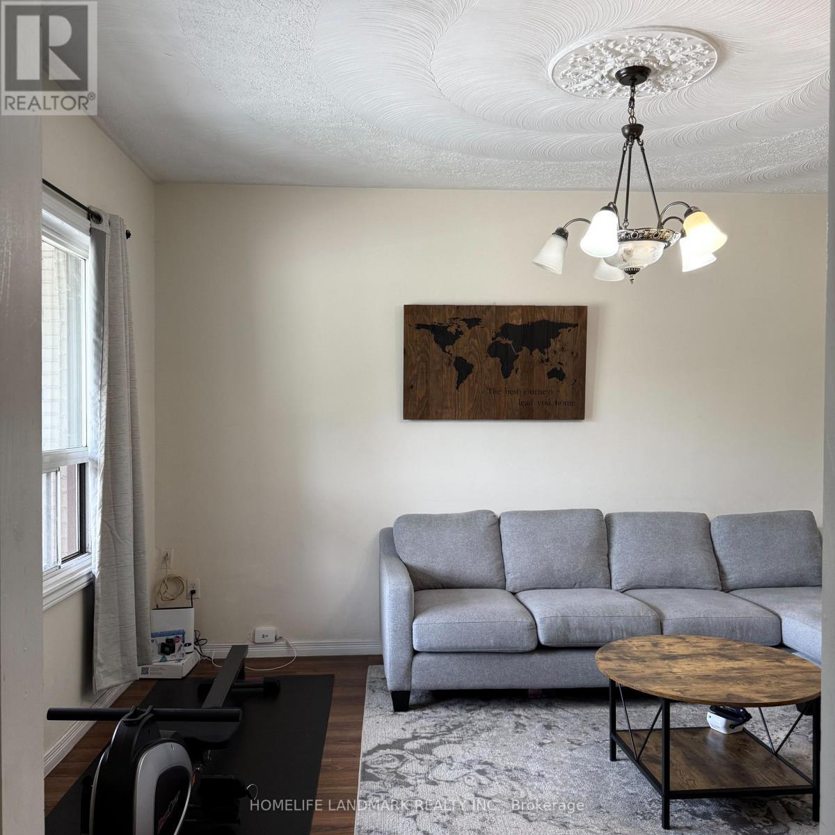 336 King William Street, Hamilton, ON - Indoor Photo Showing Living Room