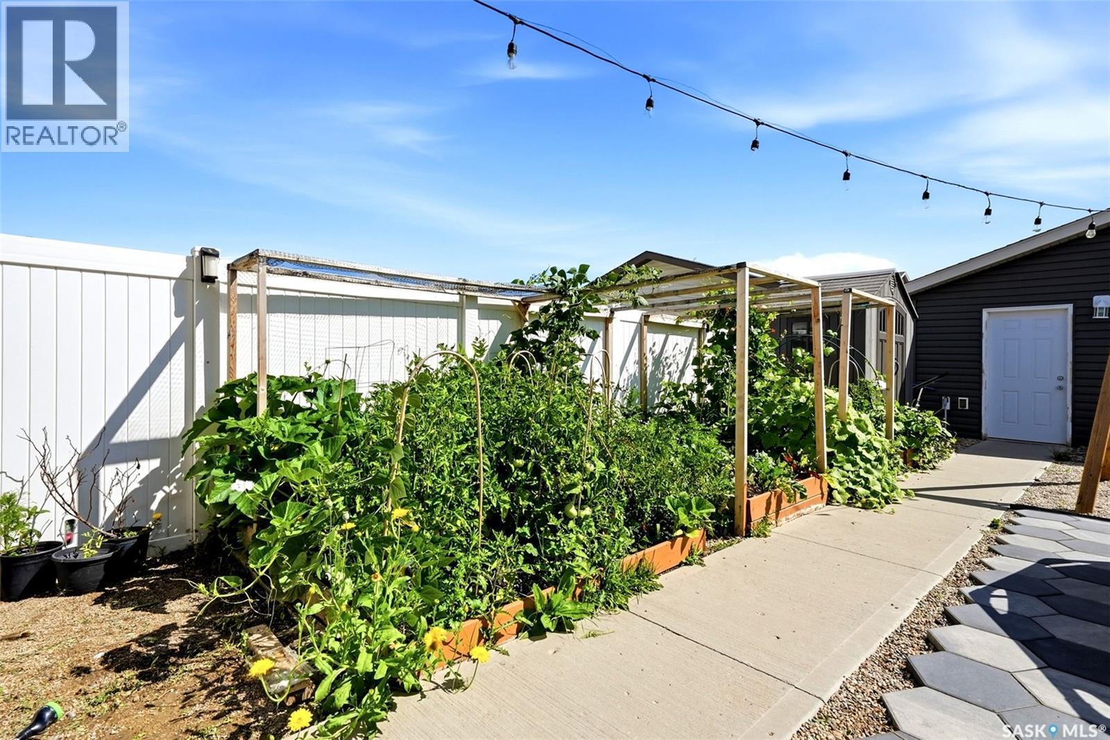 3409 Green Jade Lane, Regina, SK - Outdoor