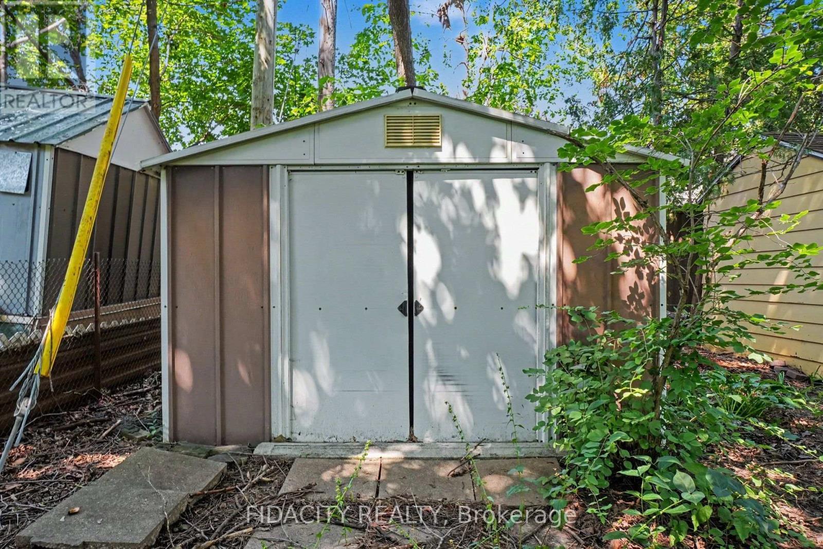 6 Malcolm Place, Ottawa, ON - Outdoor