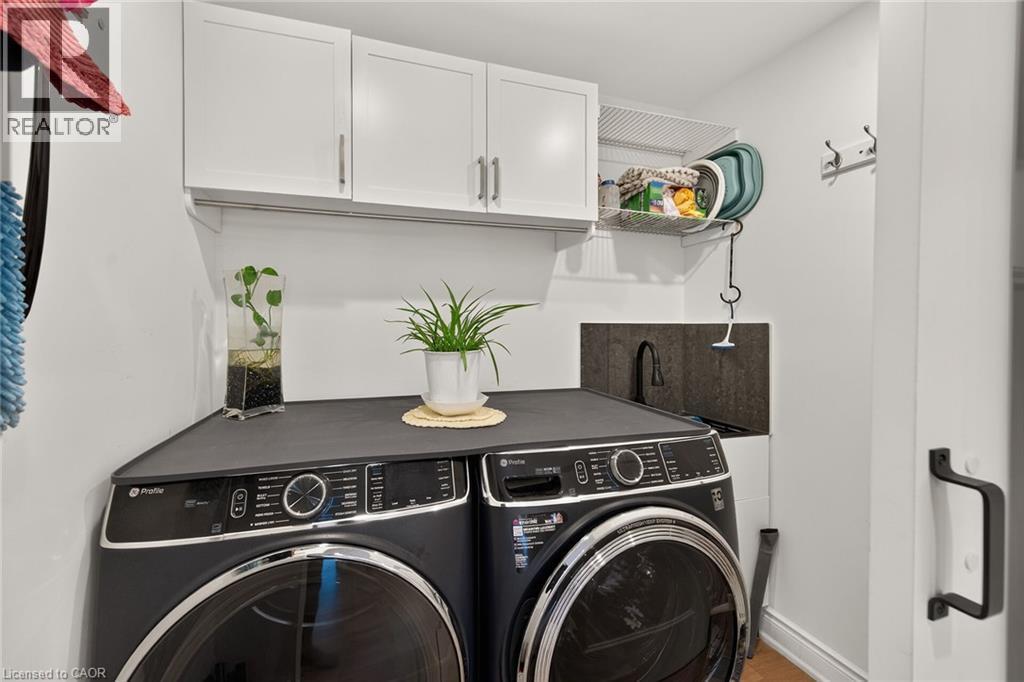 58 Unity Side Road, Caledonia, ON - Indoor Photo Showing Laundry Room