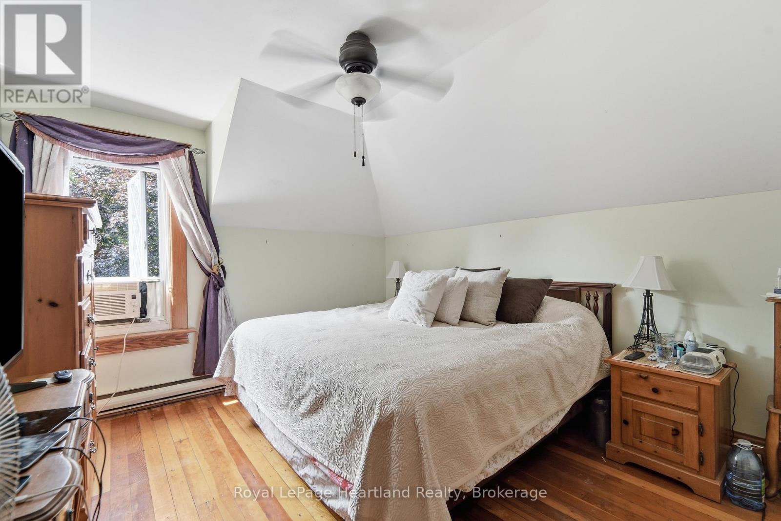 187 Cameron Street, Goderich (Goderich (Town)), ON - Indoor Photo Showing Bedroom