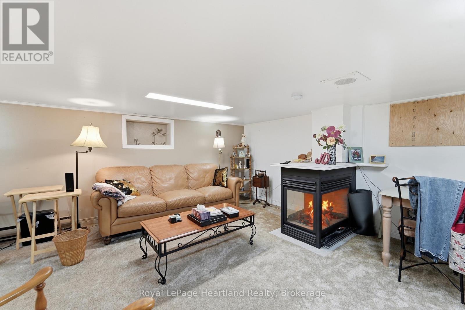 187 Cameron Street, Goderich (Goderich (Town)), ON - Indoor Photo Showing Living Room