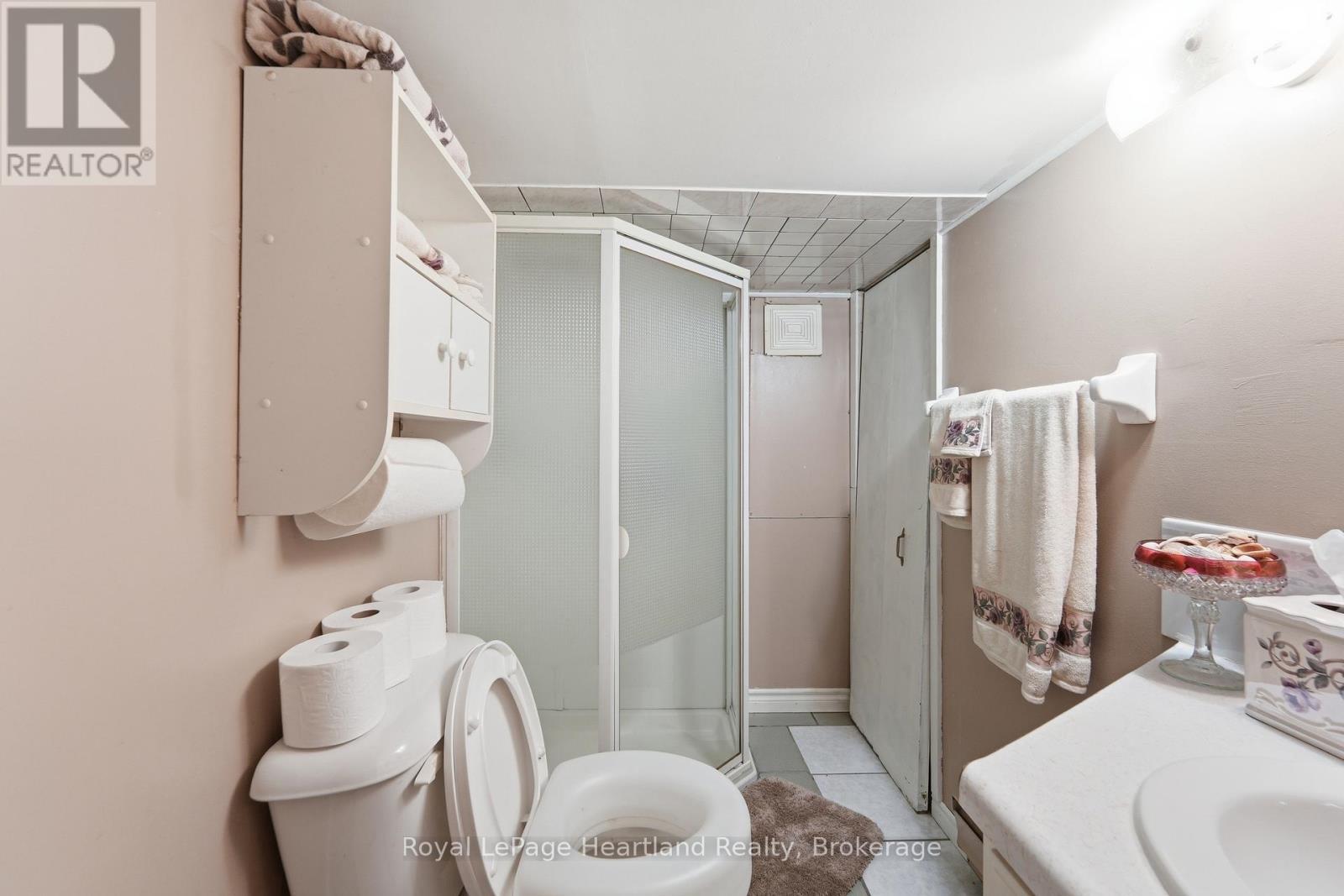 187 Cameron Street, Goderich (Goderich (Town)), ON - Indoor Photo Showing Laundry Room