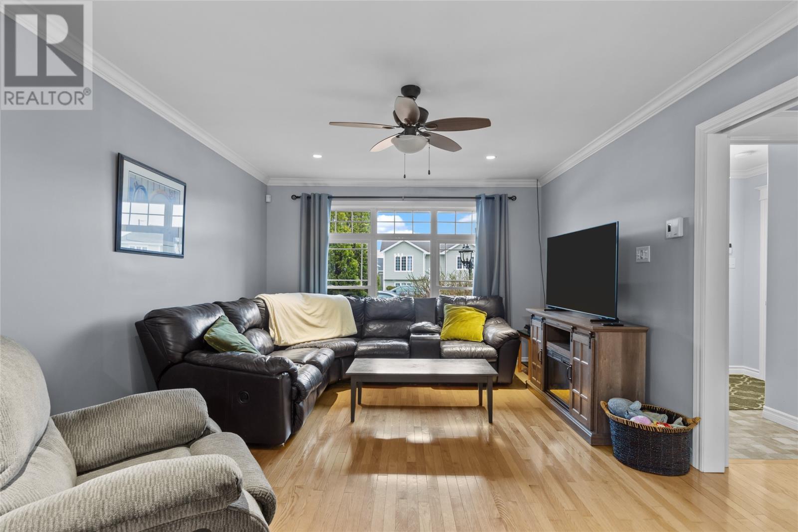 20 Gil Eannes Drive, St. John'S, NL - Indoor Photo Showing Living Room