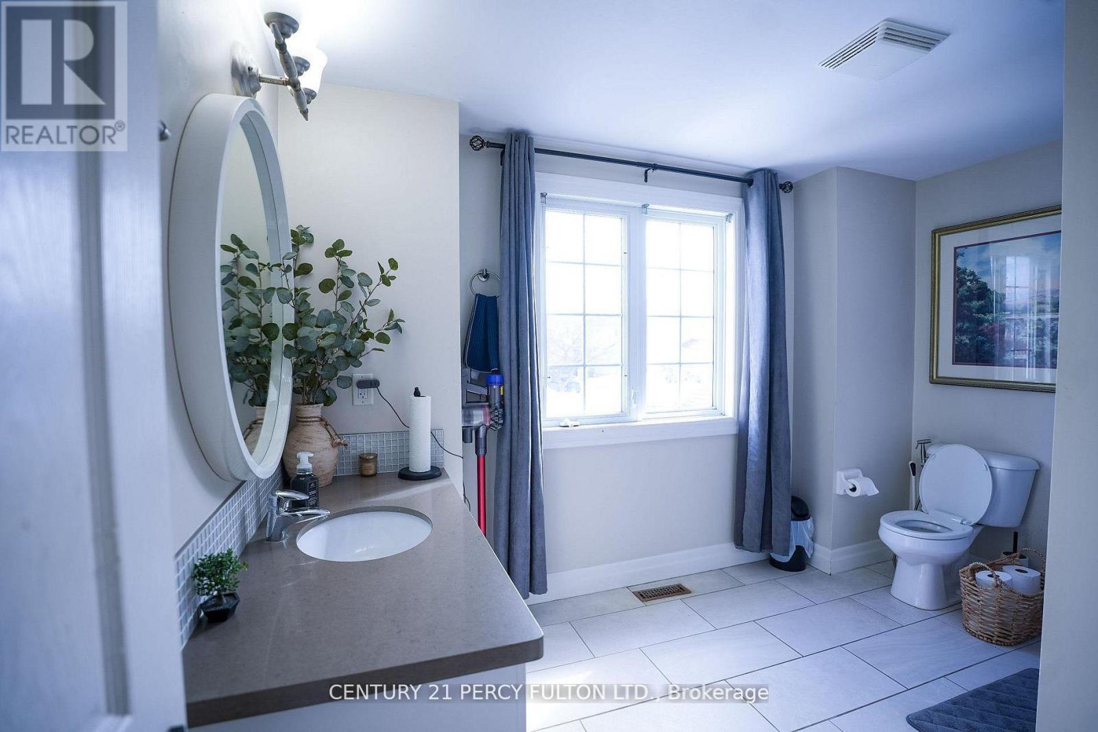 3 piece bathroom Upper Level - 333 Rosette Drive, Waterloo, ON - Indoor Photo Showing Bathroom
