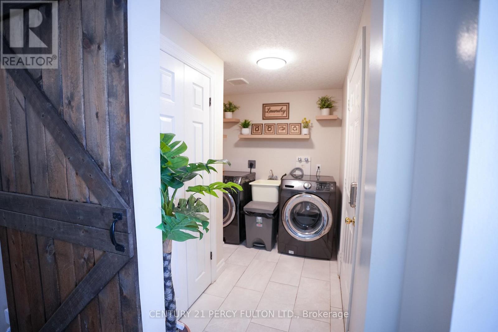 Laundry Room at Main Level - 333 Rosette Drive, Waterloo, ON - Indoor Photo Showing Laundry Room