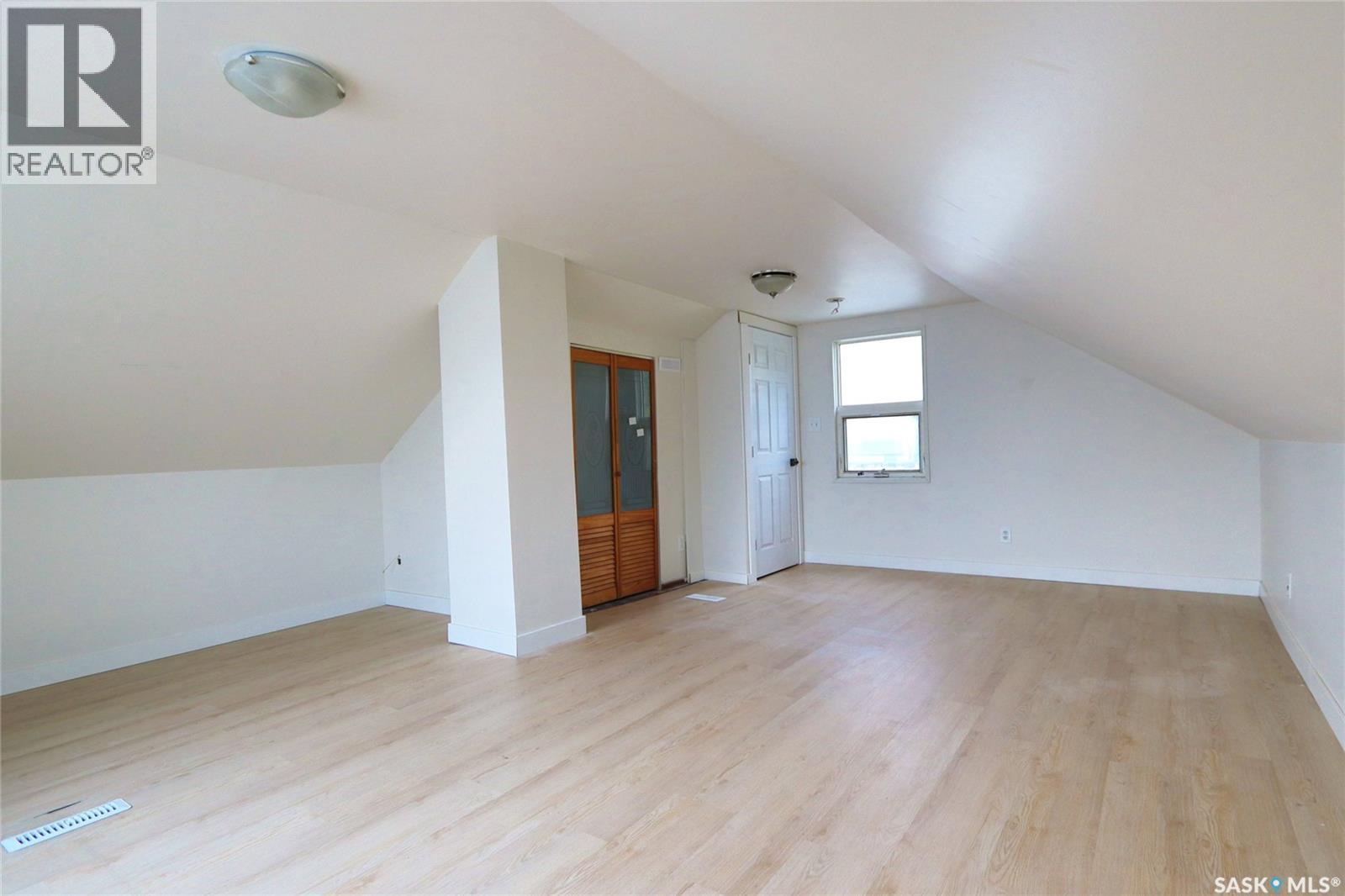A&B 1750 Wallace Street, Regina, SK - Indoor Photo Showing Other Room