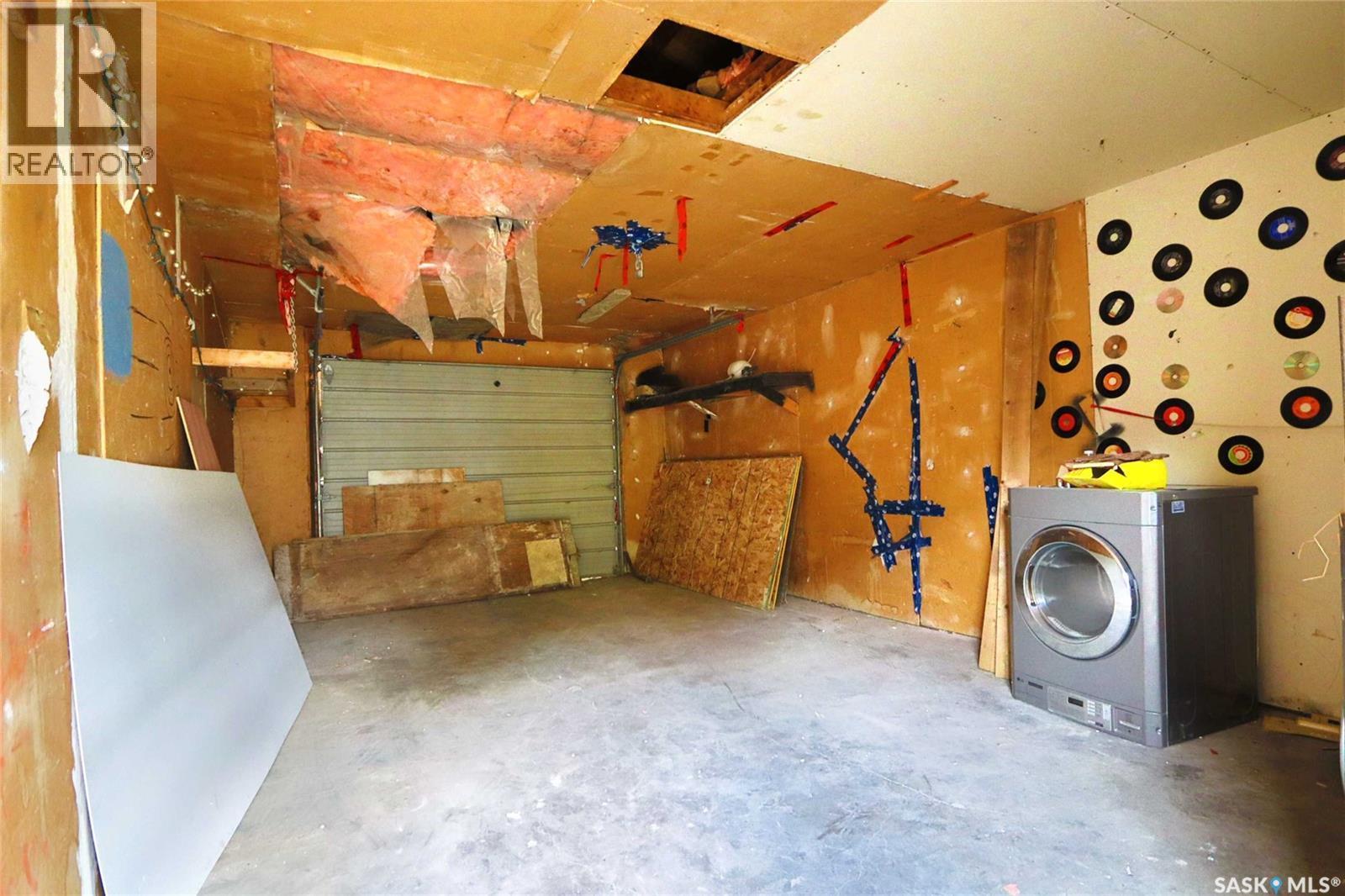 A&B 1750 Wallace Street, Regina, SK - Indoor Photo Showing Laundry Room