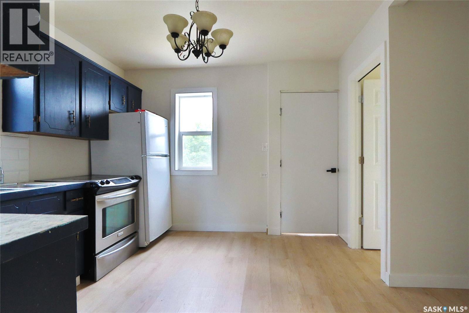 A&B 1750 Wallace Street, Regina, SK - Indoor Photo Showing Kitchen