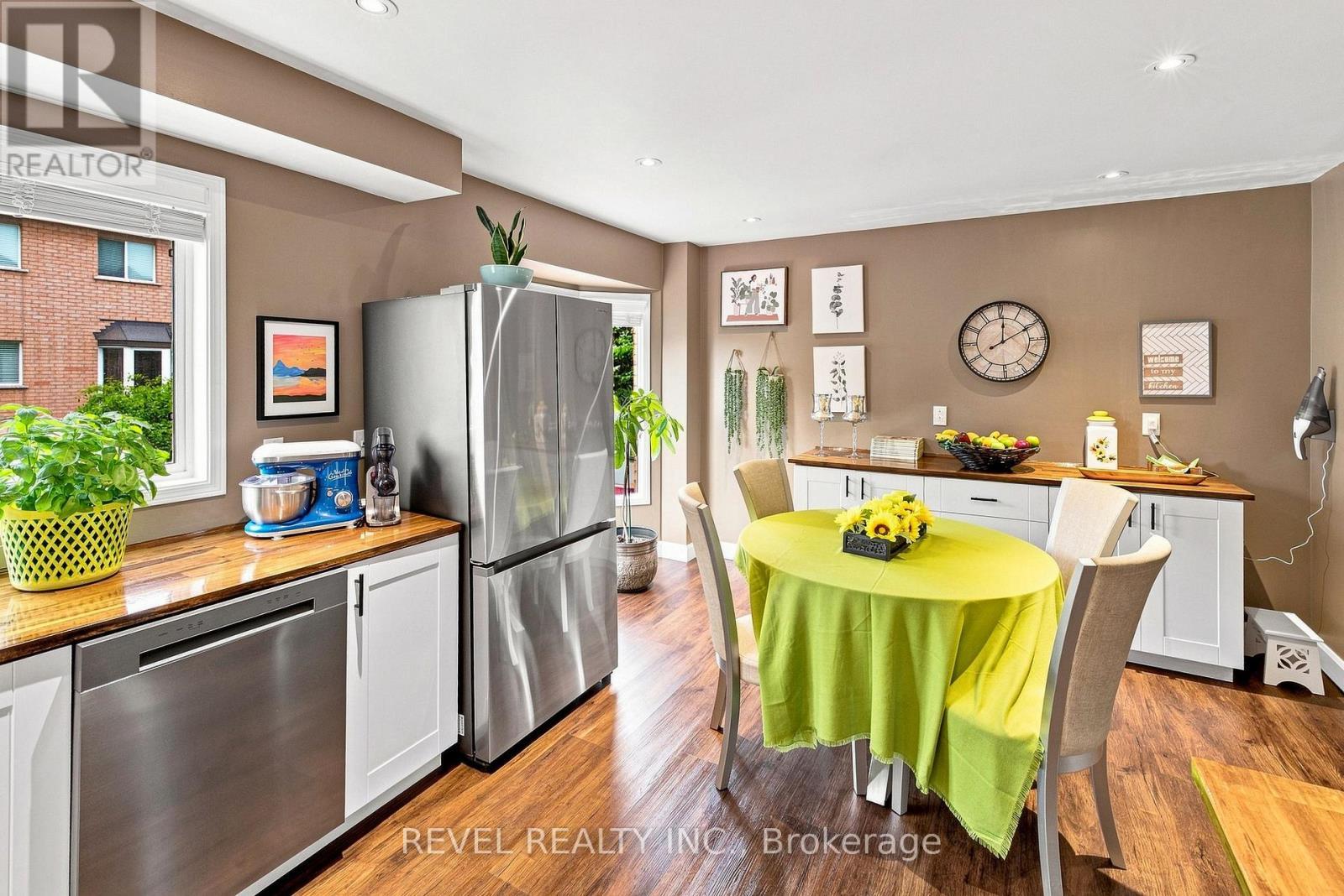 89 - 2 Sir Lou Drive, Brampton, ON - Indoor Photo Showing Dining Room