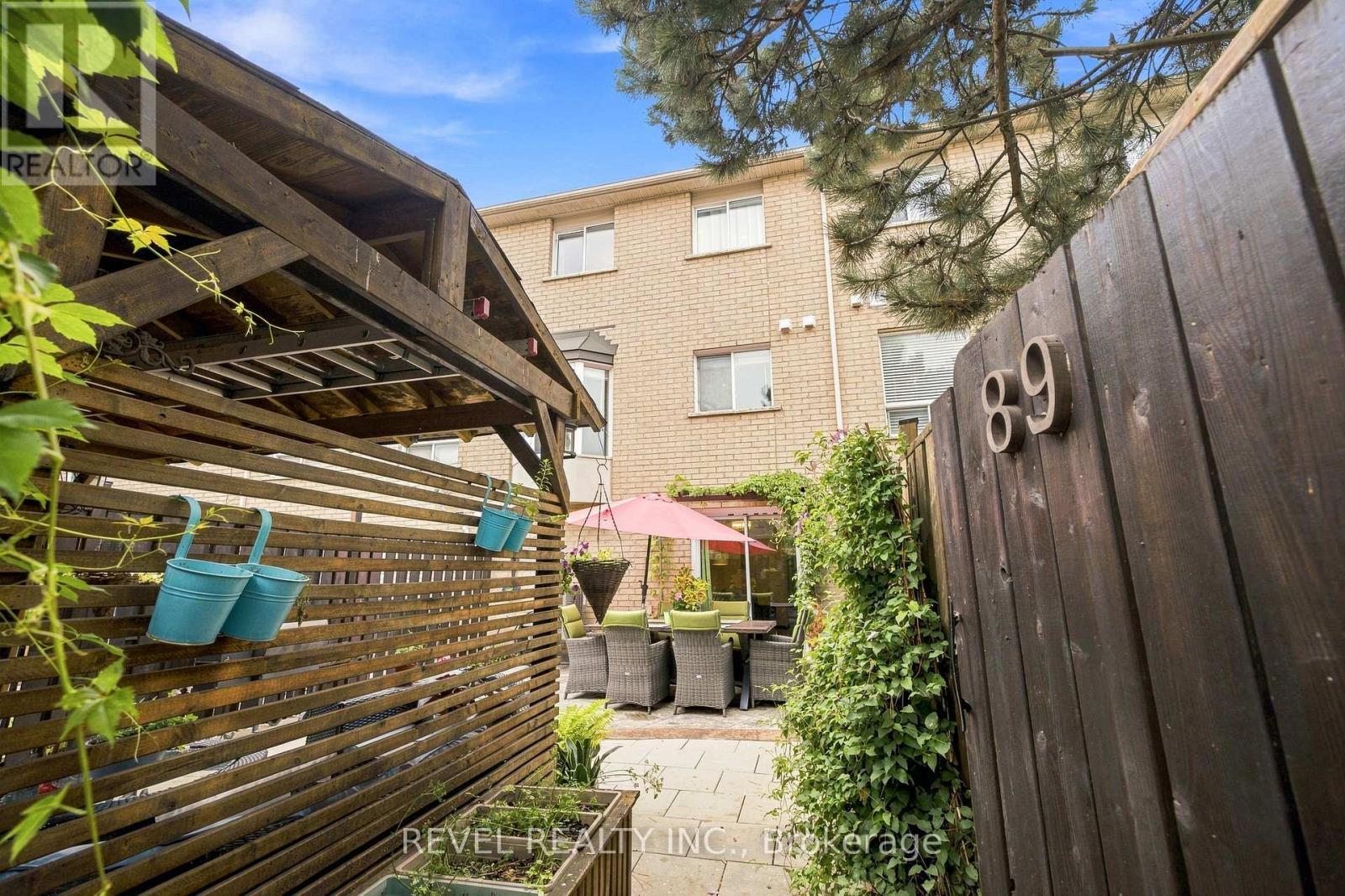 89 - 2 Sir Lou Drive, Brampton, ON - Outdoor
