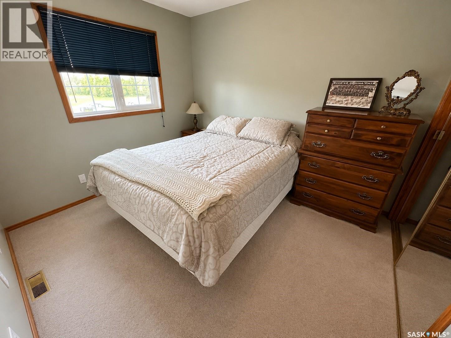 Mcdonald Acreage, Weyburn Rm No. 67, SK - Indoor Photo Showing Bedroom