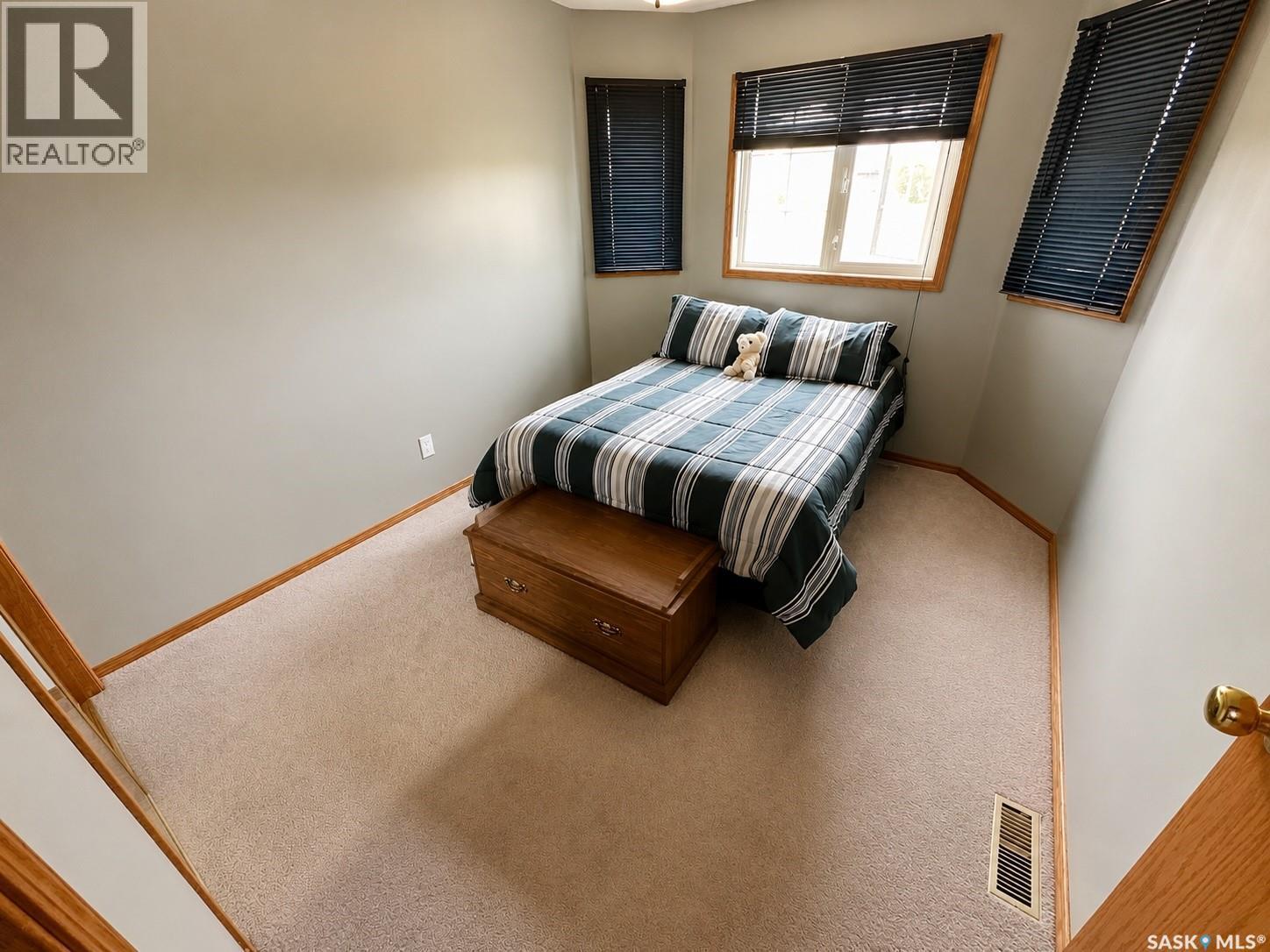 Mcdonald Acreage, Weyburn Rm No. 67, SK - Indoor Photo Showing Bedroom