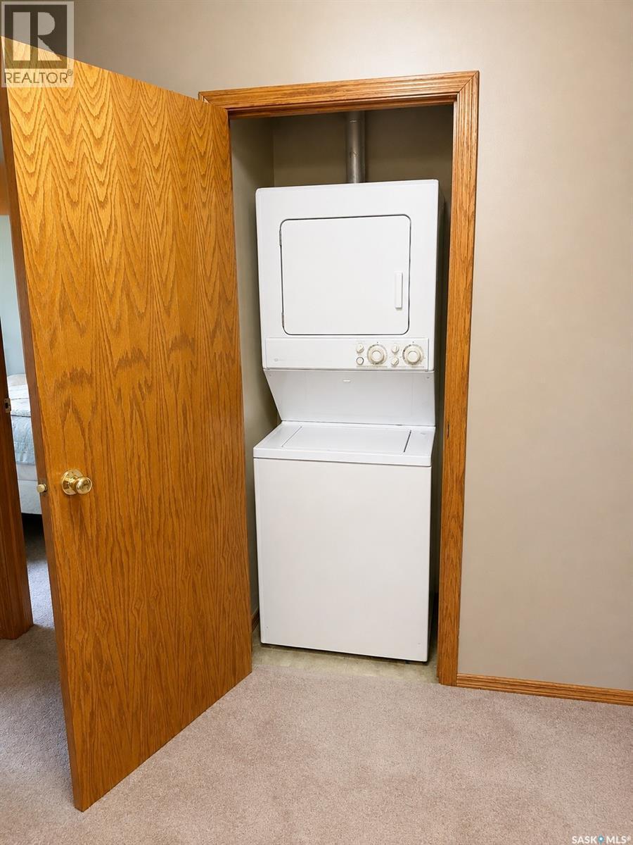Mcdonald Acreage, Weyburn Rm No. 67, SK - Indoor Photo Showing Laundry Room