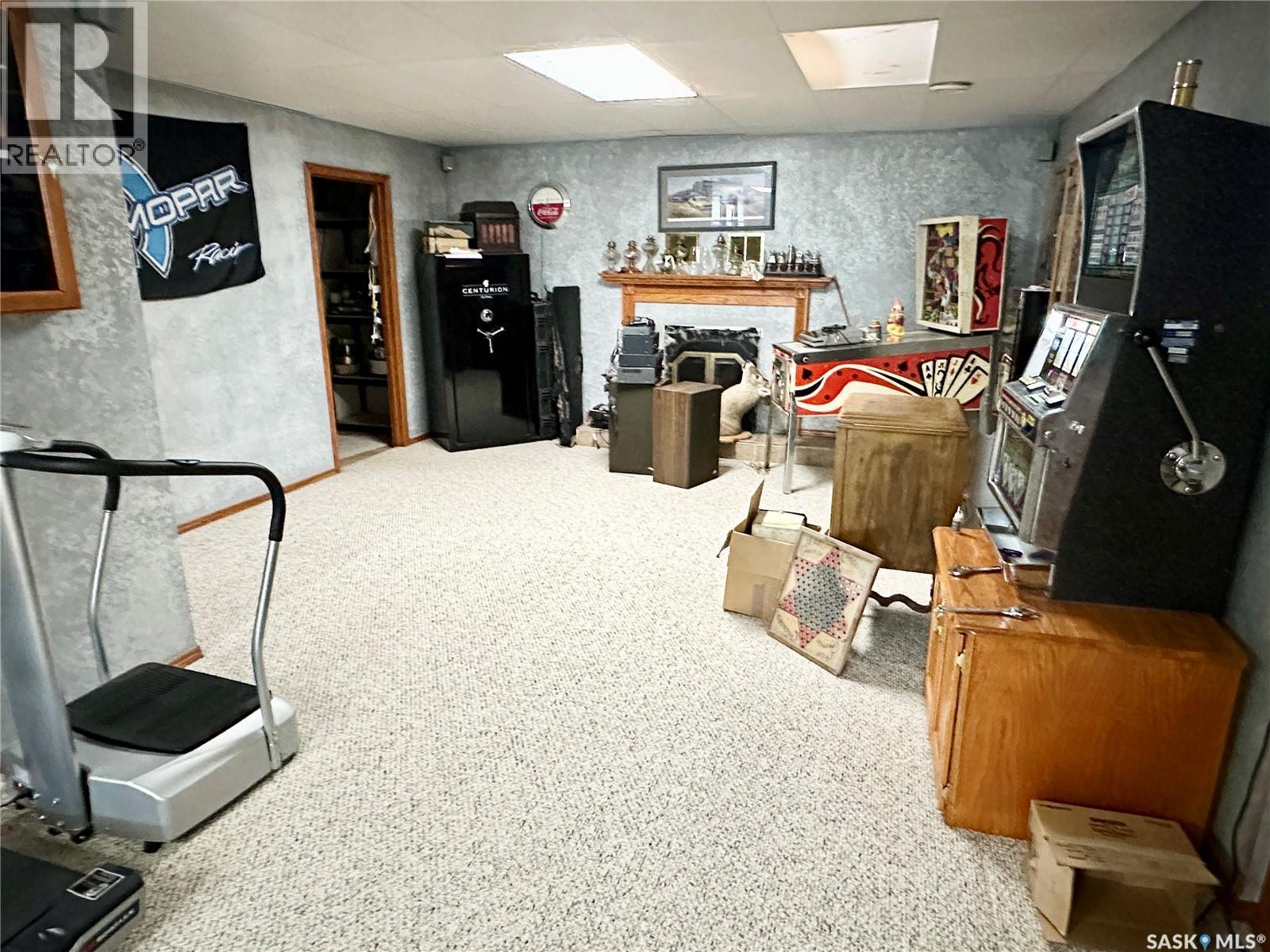 Mcdonald Acreage, Weyburn Rm No. 67, SK - Indoor
