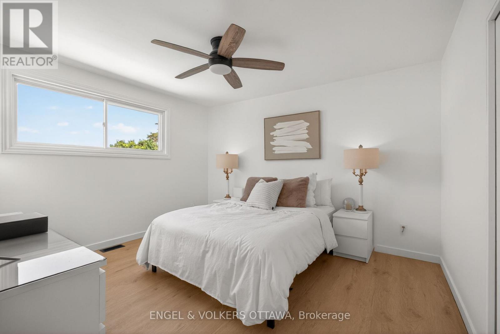 2265 Samuel Drive, Ottawa, ON - Indoor Photo Showing Bedroom