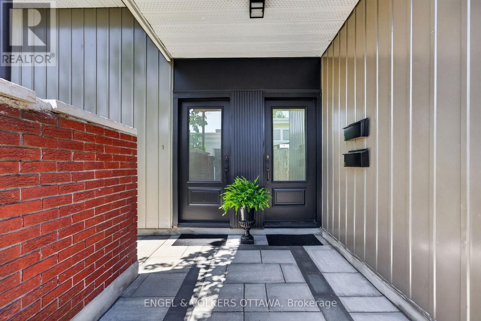 2265 Samuel Drive, Ottawa, ON - Outdoor With Exterior