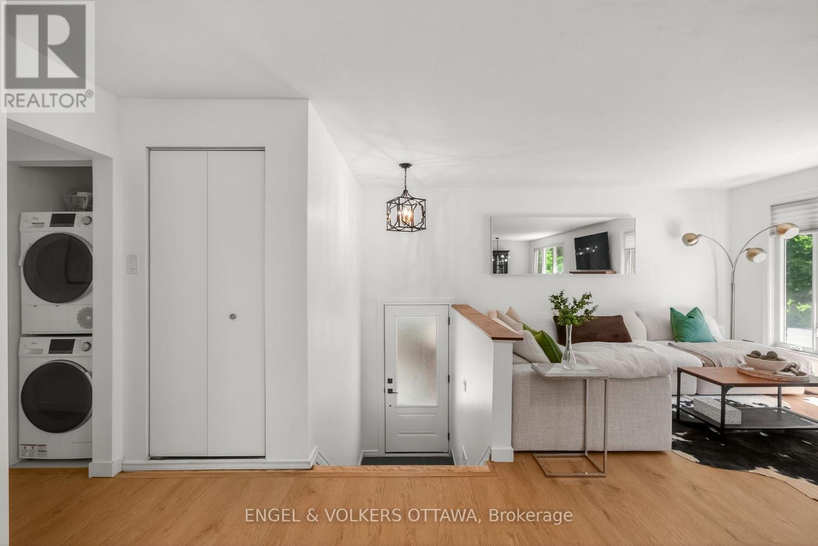 2265 Samuel Drive, Ottawa, ON - Indoor