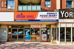 4- 2468 EGLINTON AVENUE W Toronto, ON M6M 5E2