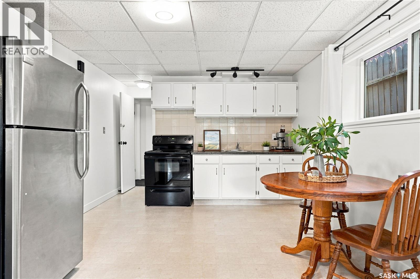 1605 Central Avenue, Saskatoon, SK - Indoor