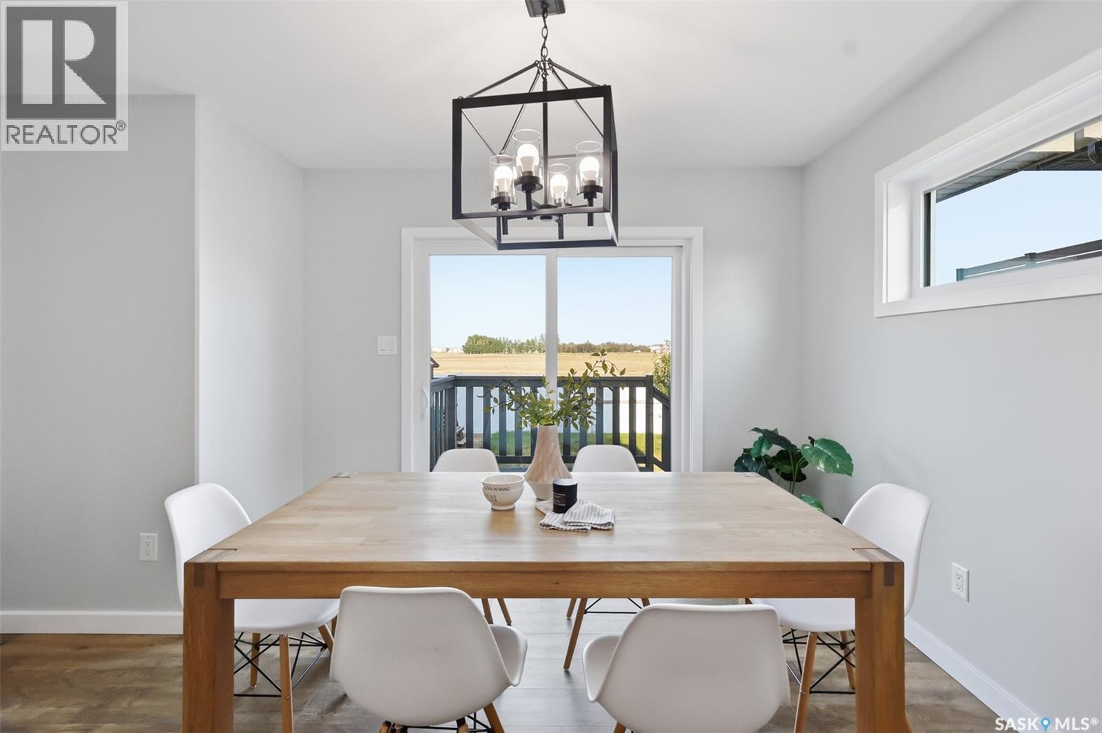 812 1St Avenue N, Warman, SK - Indoor Photo Showing Dining Room