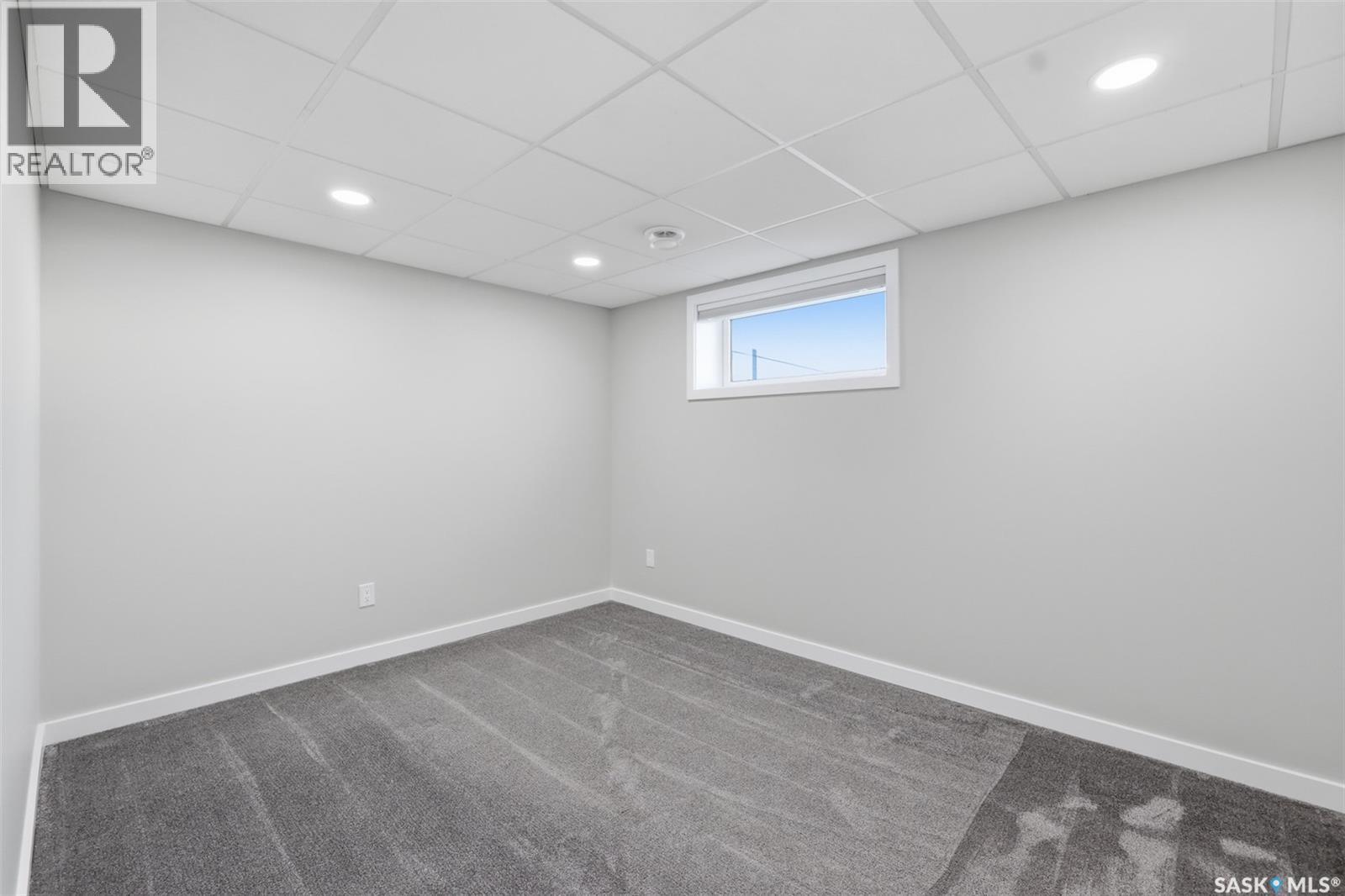 812 1St Avenue N, Warman, SK - Indoor Photo Showing Other Room
