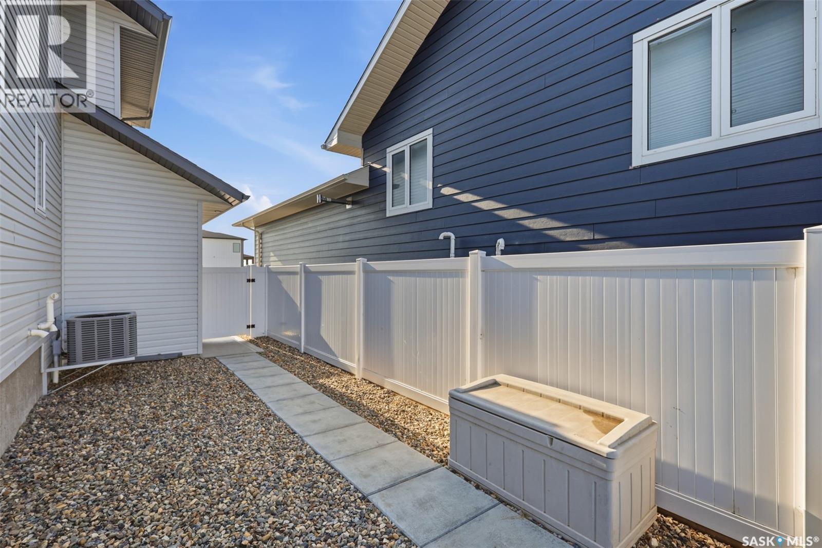 812 1St Avenue N, Warman, SK - Outdoor With Exterior