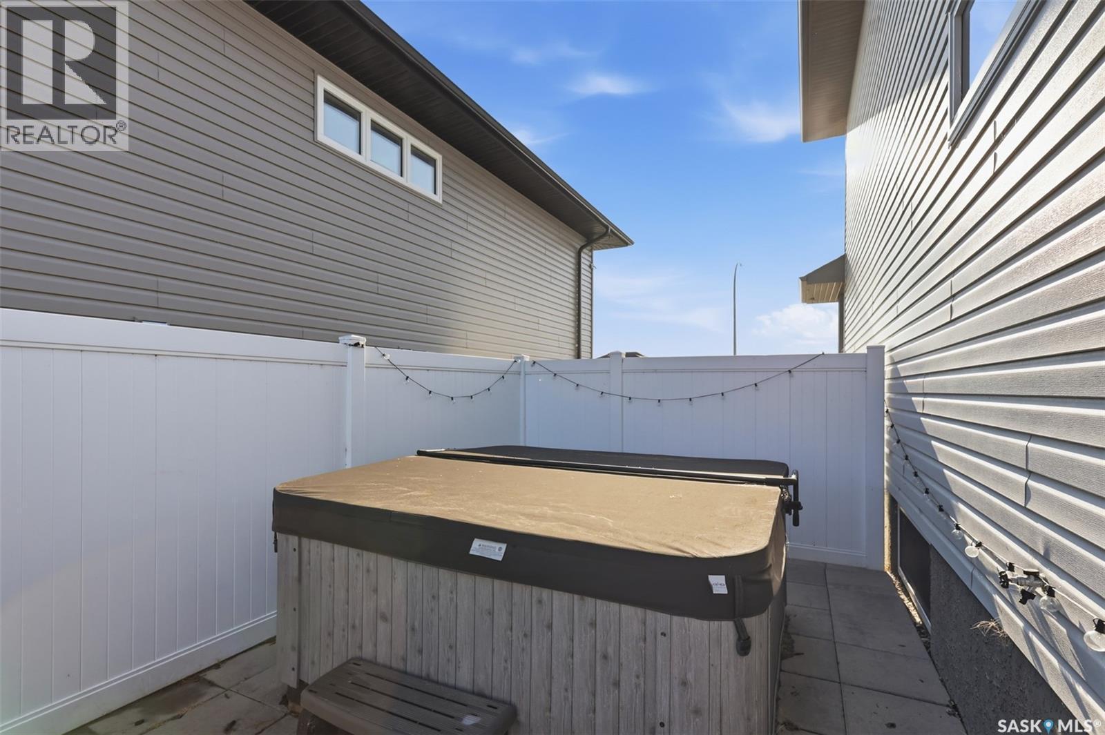 812 1St Avenue N, Warman, SK - Outdoor With Exterior