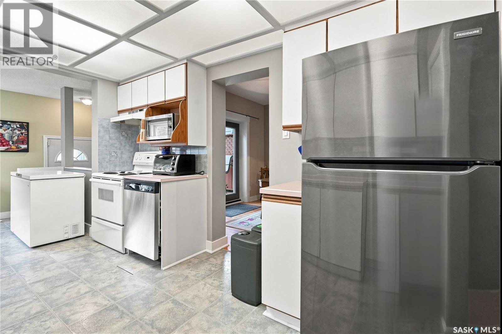 3208 Victoria Avenue, Regina, SK - Indoor Photo Showing Laundry Room