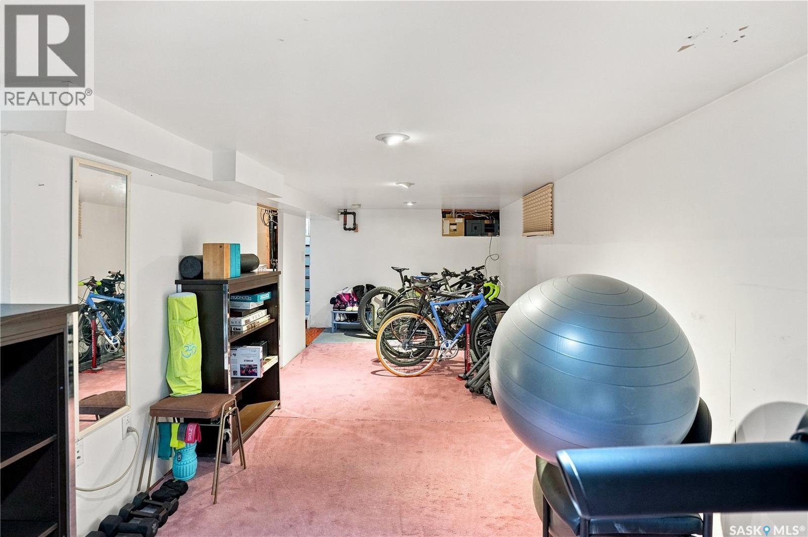 3208 Victoria Avenue, Regina, SK - Indoor