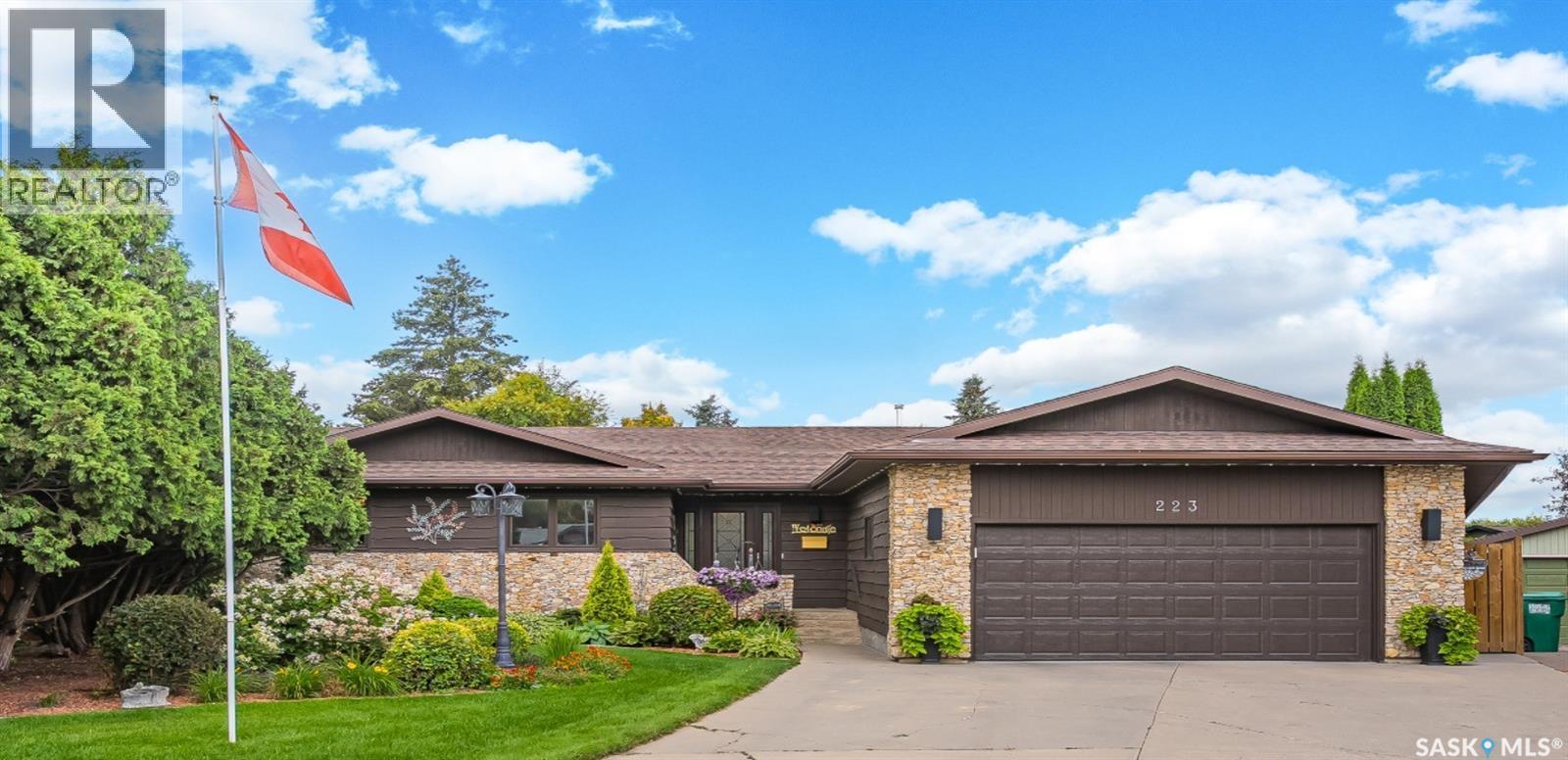 223 Egnatoff Crescent, Saskatoon, SK - Outdoor