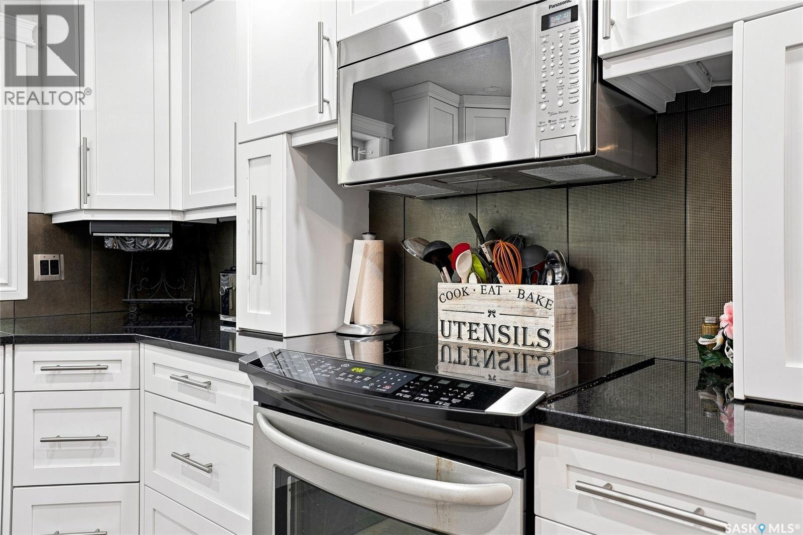 223 Egnatoff Crescent, Saskatoon, SK - Indoor Photo Showing Kitchen
