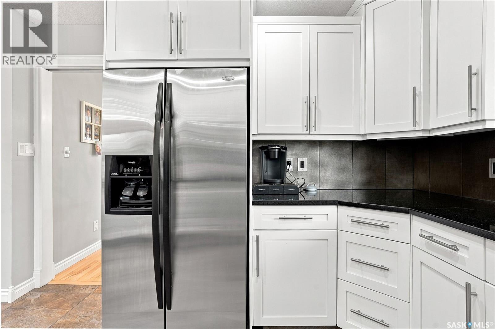 223 Egnatoff Crescent, Saskatoon, SK - Indoor Photo Showing Kitchen With Upgraded Kitchen
