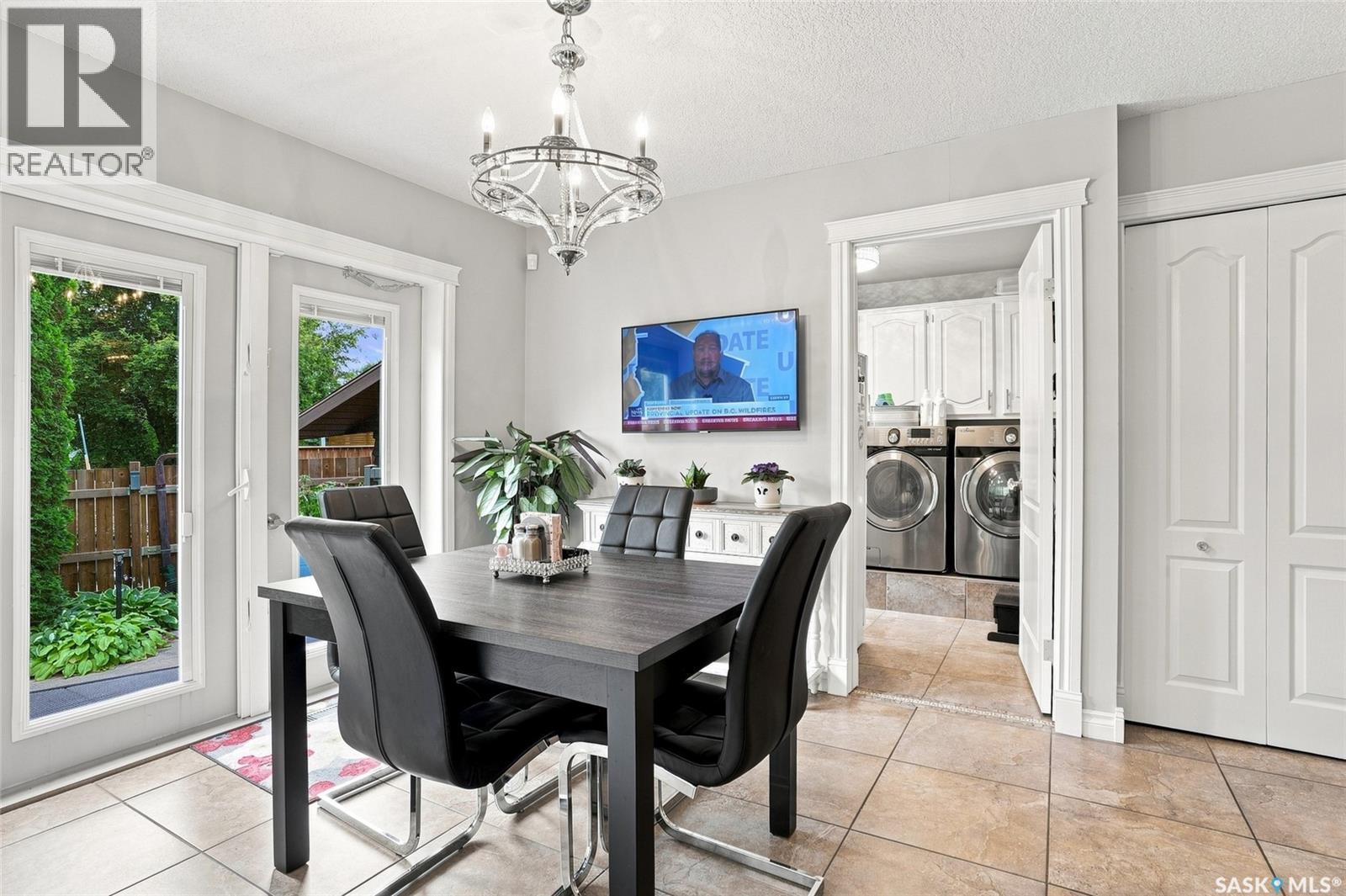 223 Egnatoff Crescent, Saskatoon, SK - Indoor Photo Showing Dining Room