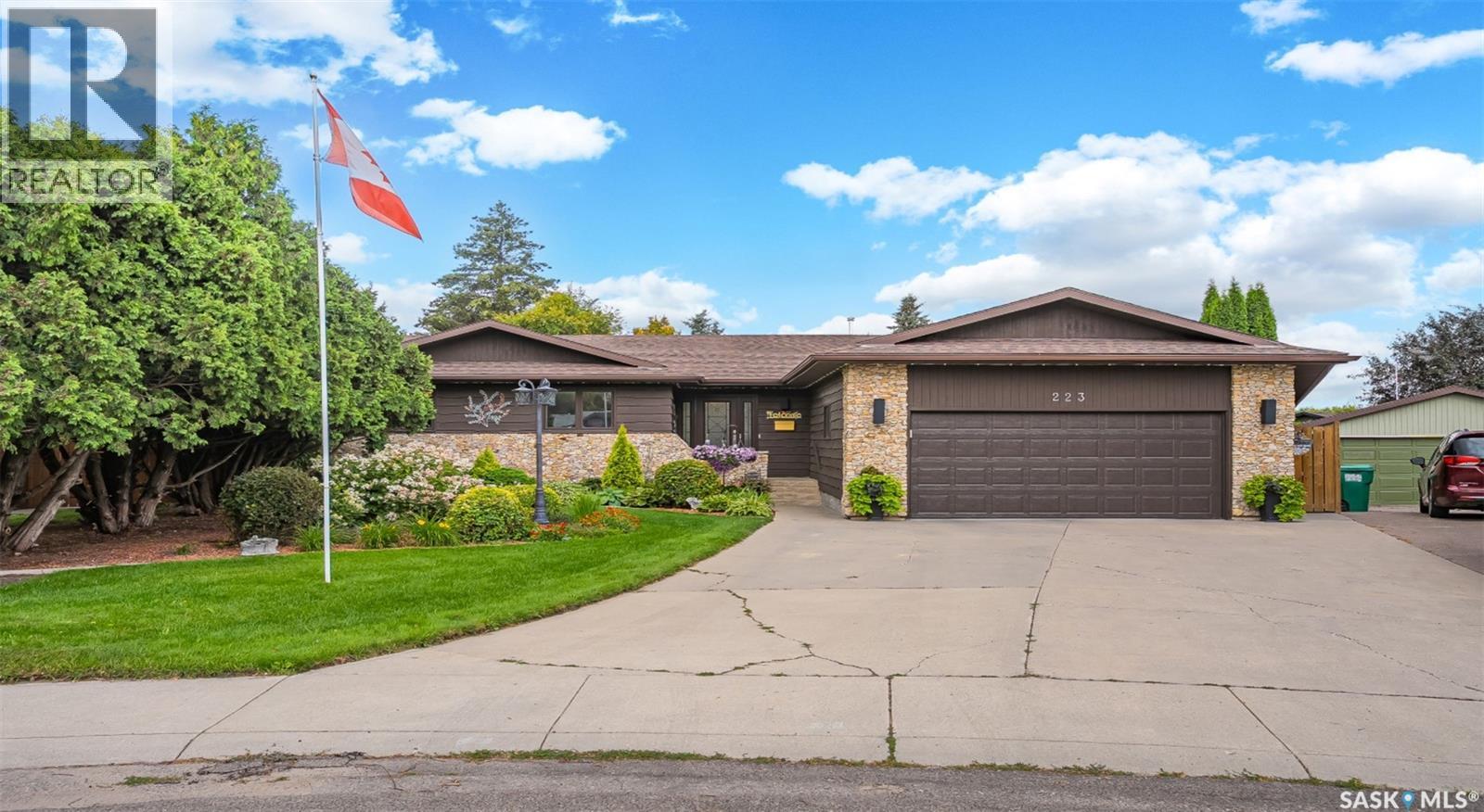 223 Egnatoff Crescent, Saskatoon, SK - Outdoor