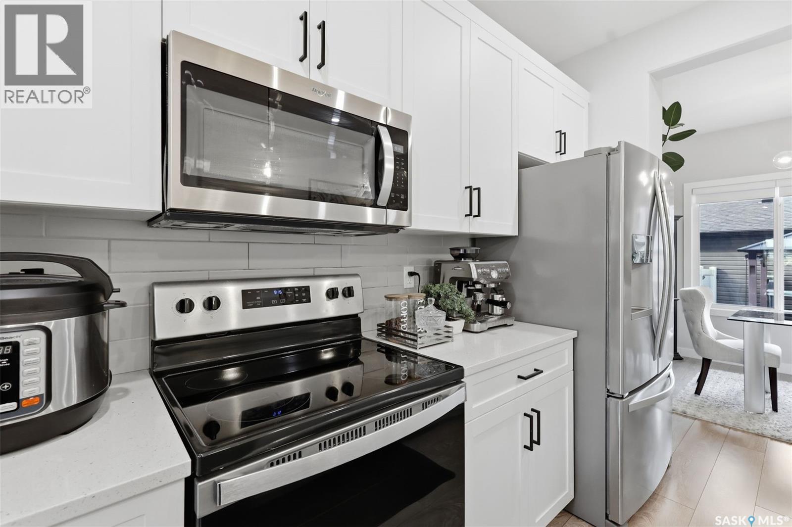 258 Brighton Boulevard, Saskatoon, SK - Indoor Photo Showing Kitchen With Upgraded Kitchen