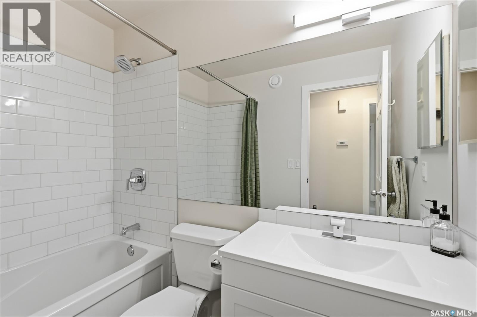 306 Kucey Crescent, Saskatoon, SK - Indoor Photo Showing Bathroom
