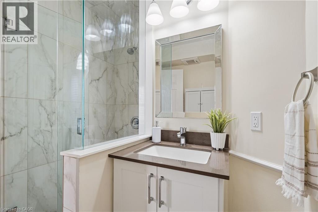 695 Front Road, Pickering, ON - Indoor Photo Showing Bathroom